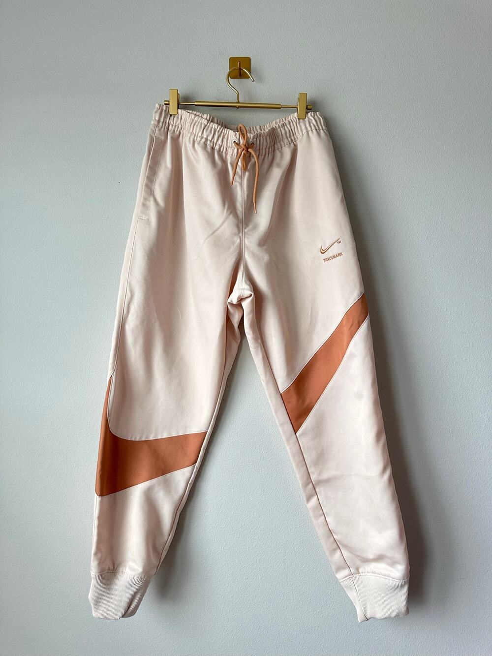 Nike NSW Water Repellent Swoosh Joggers Beige Cream Orange Pants Men’s Large